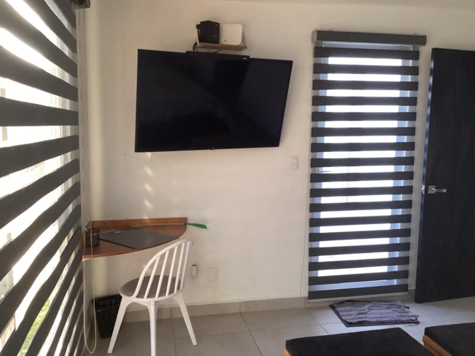 Increible Laguna Artificial Y 7 Albercas Apartment Cancun
