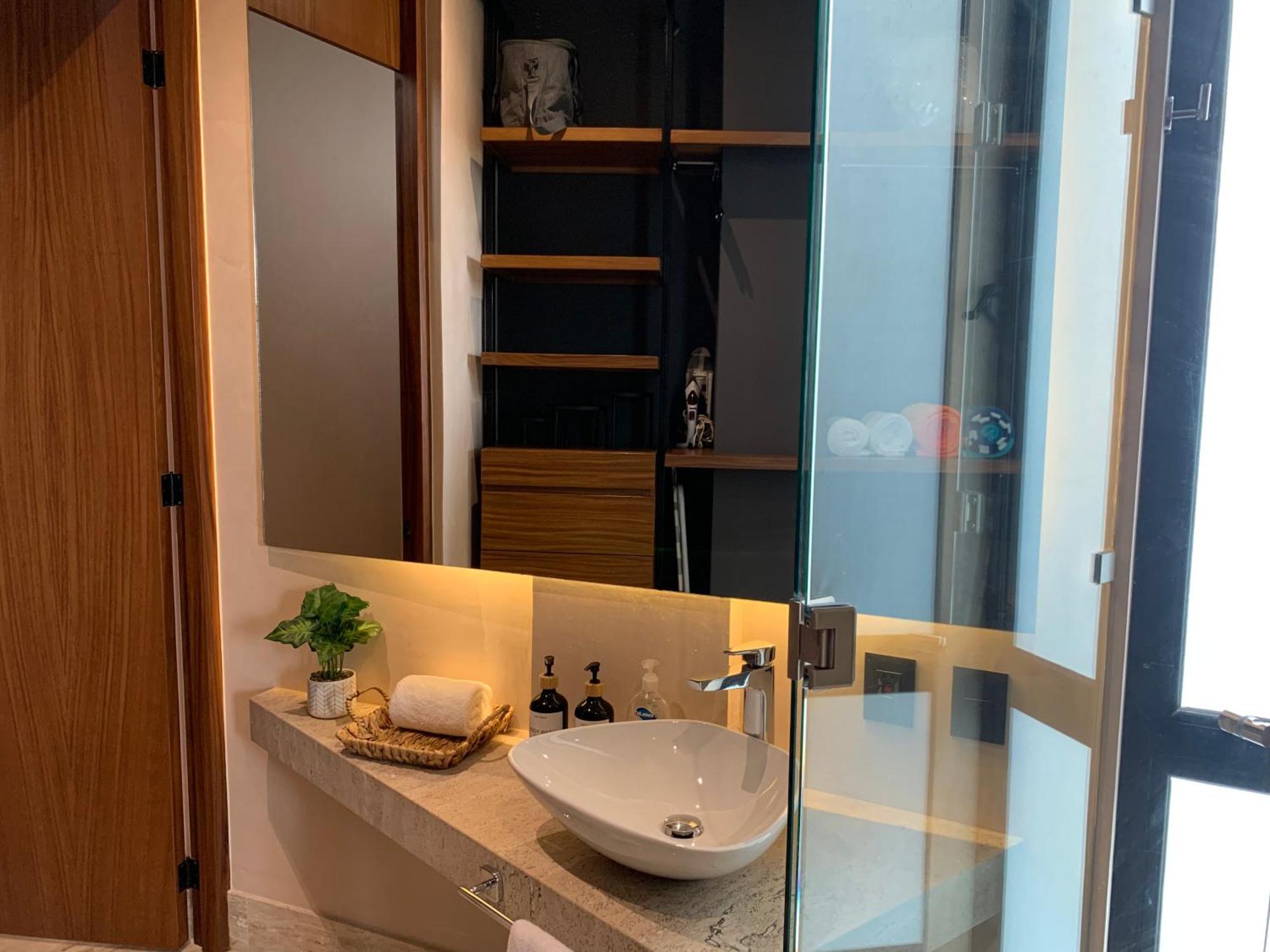 Living In The Noom By Andiani Apartment *