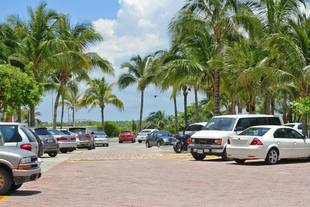 Aparthotel Plaza *