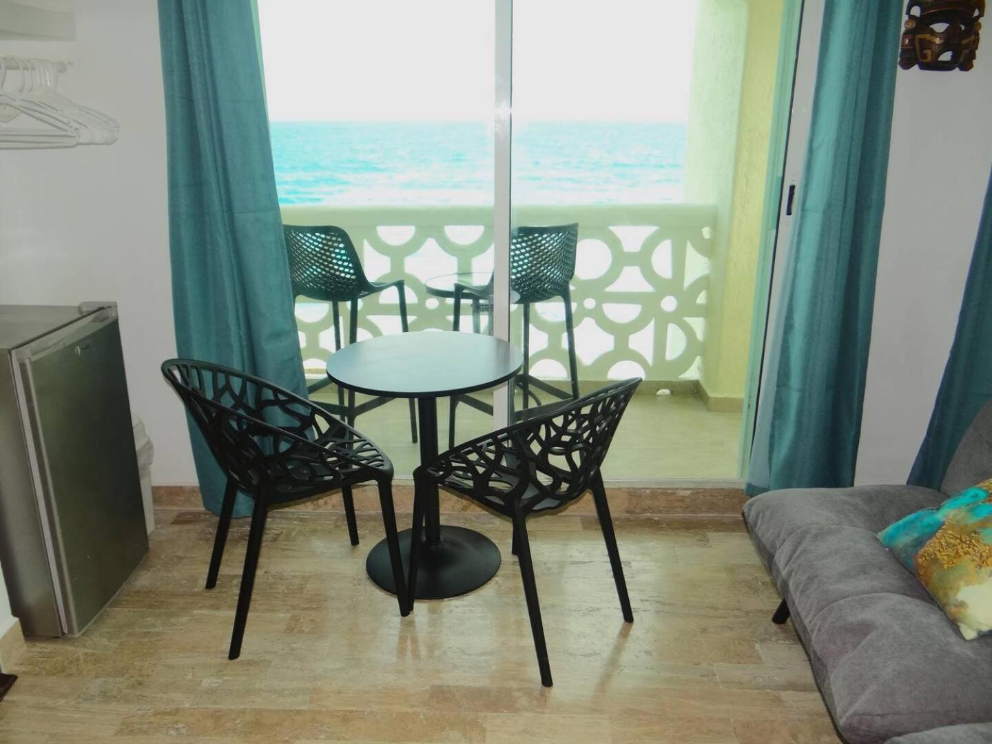 Plaza Aparthotel *