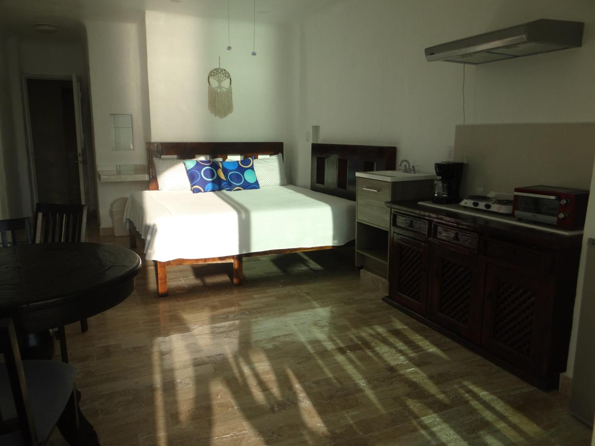 Aparthotel Plaza *