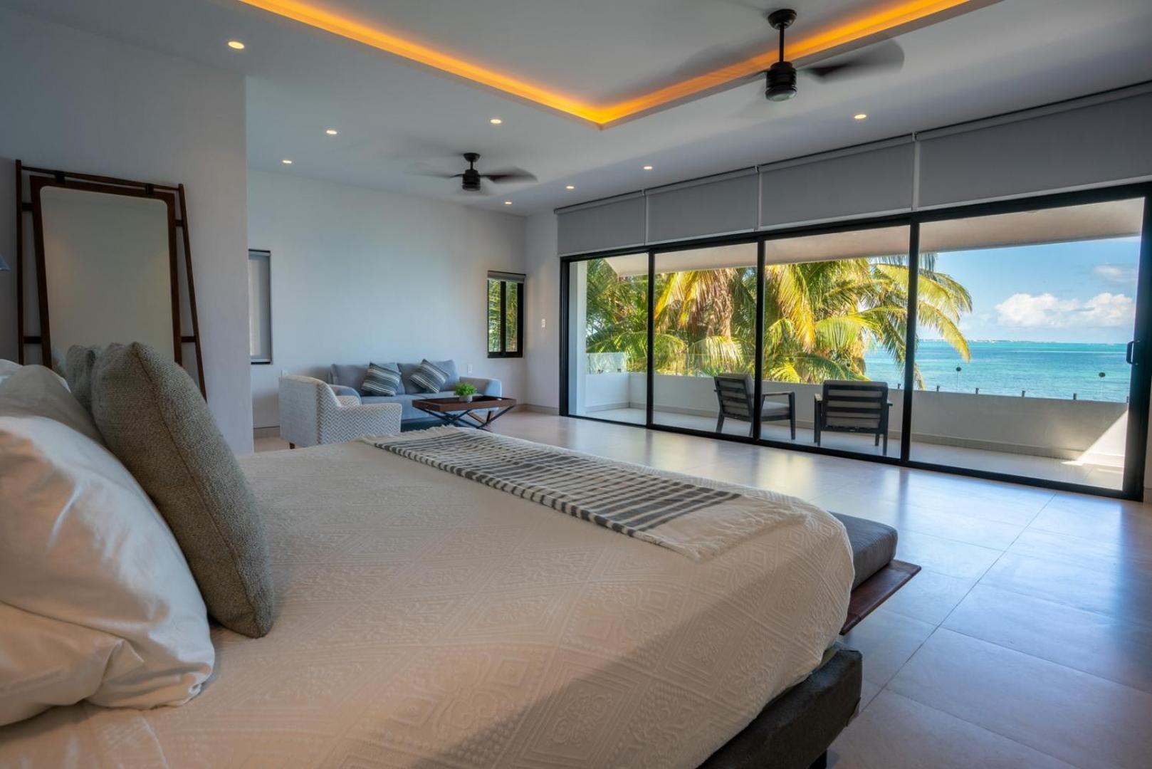 Holiday home 6br Modern Oceanfront W/ Infinity Pool