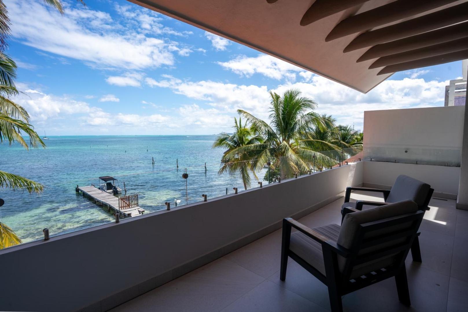 6br Modern Oceanfront W/ Infinity Pool Holiday home