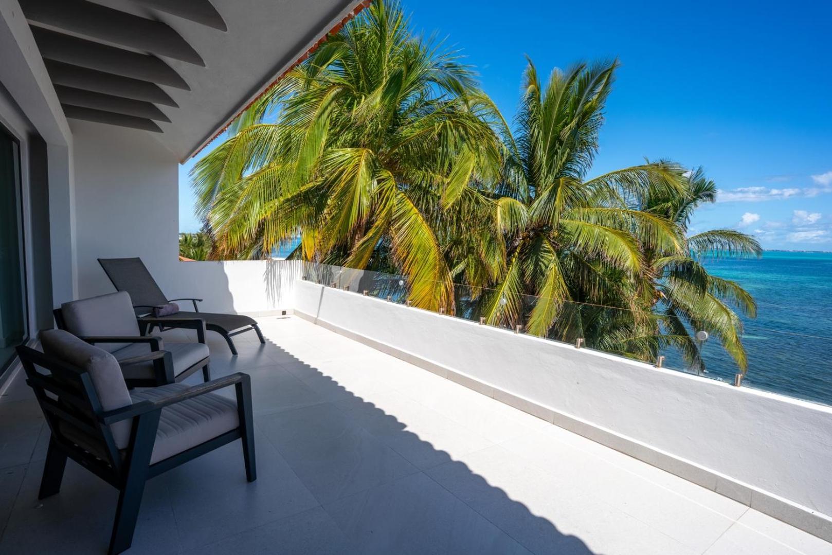 6br Modern Oceanfront W/ Infinity Pool Holiday home *