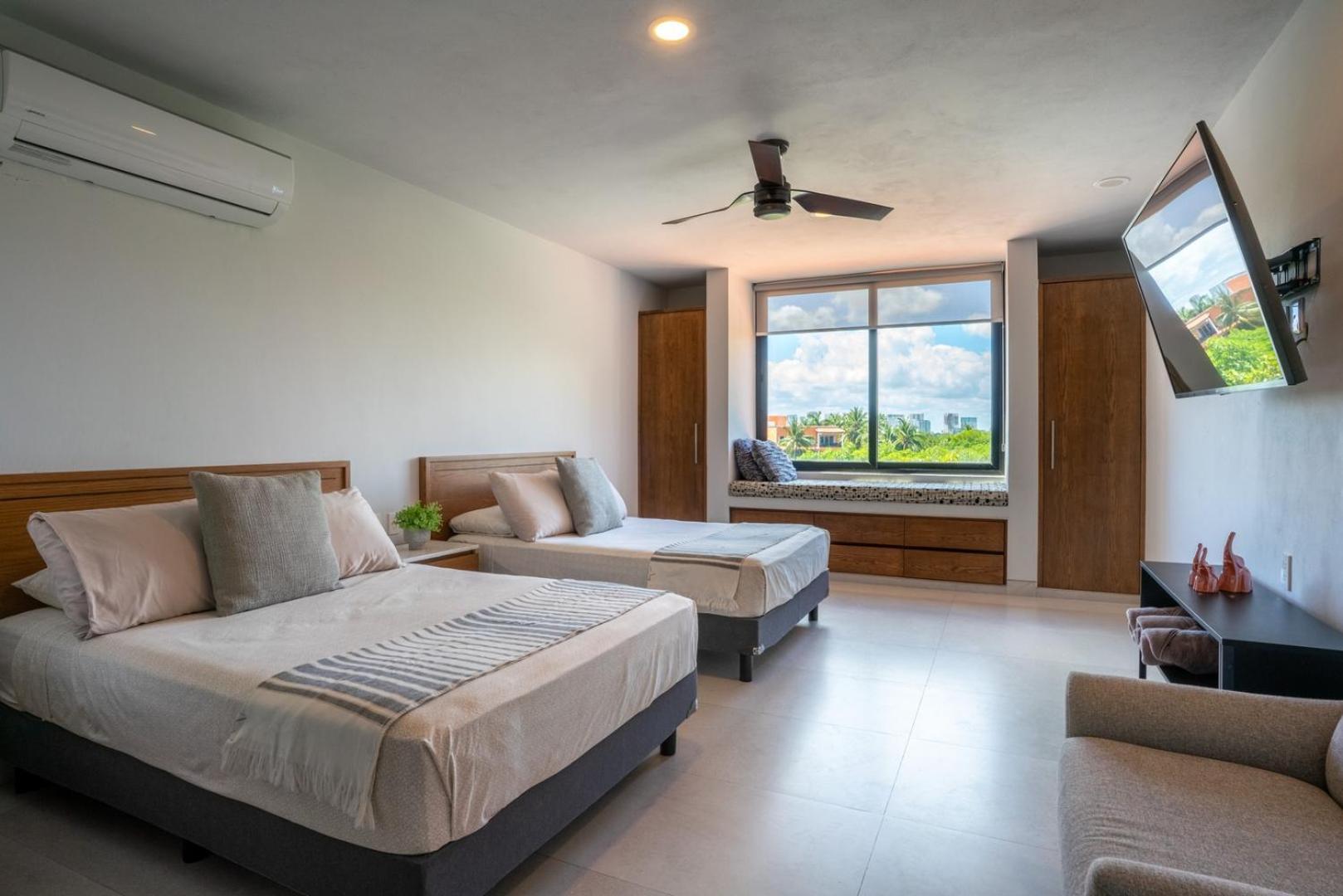 Holiday home 6br Modern Oceanfront W/ Infinity Pool *