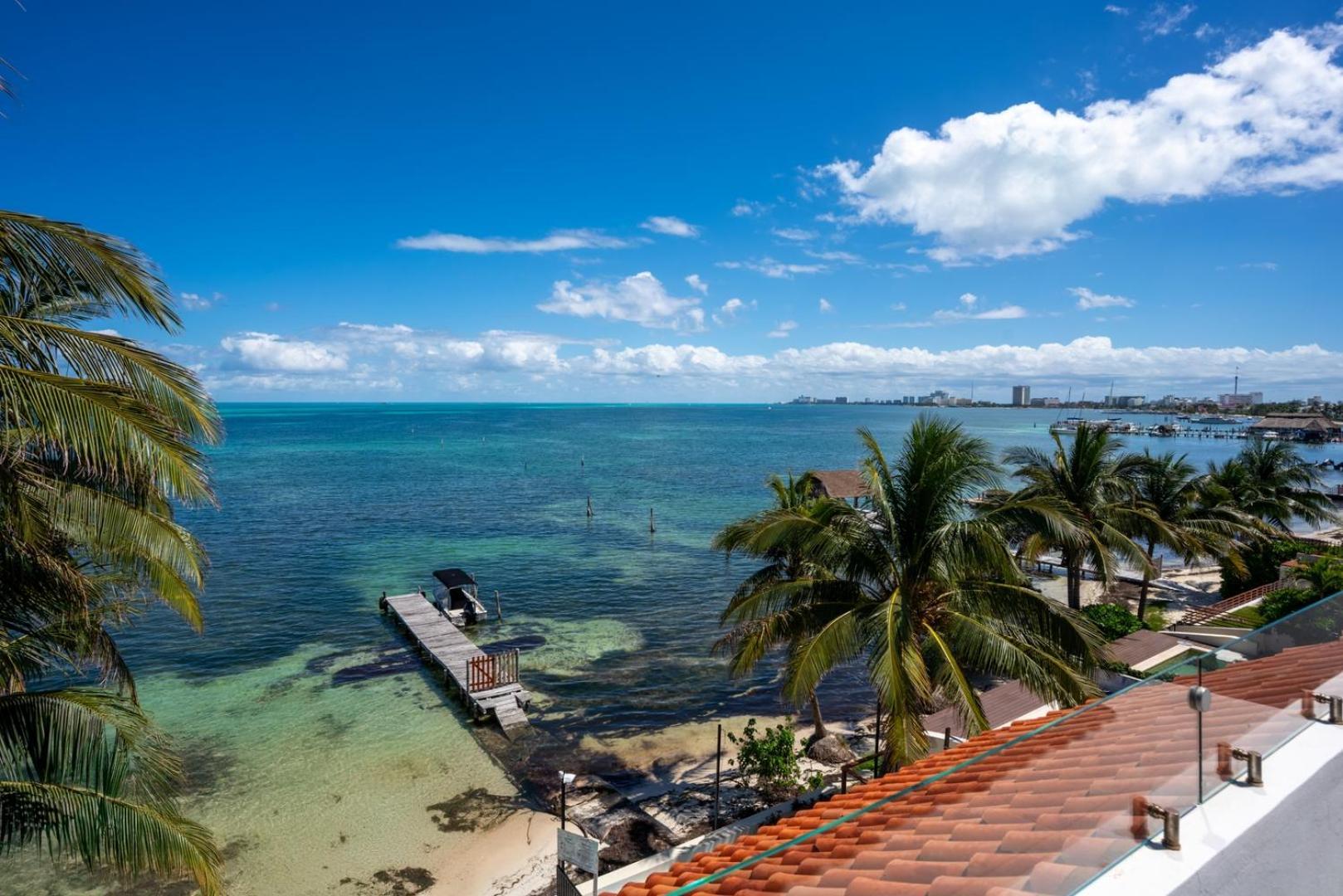 Holiday home 6br Modern Oceanfront W/ Infinity Pool