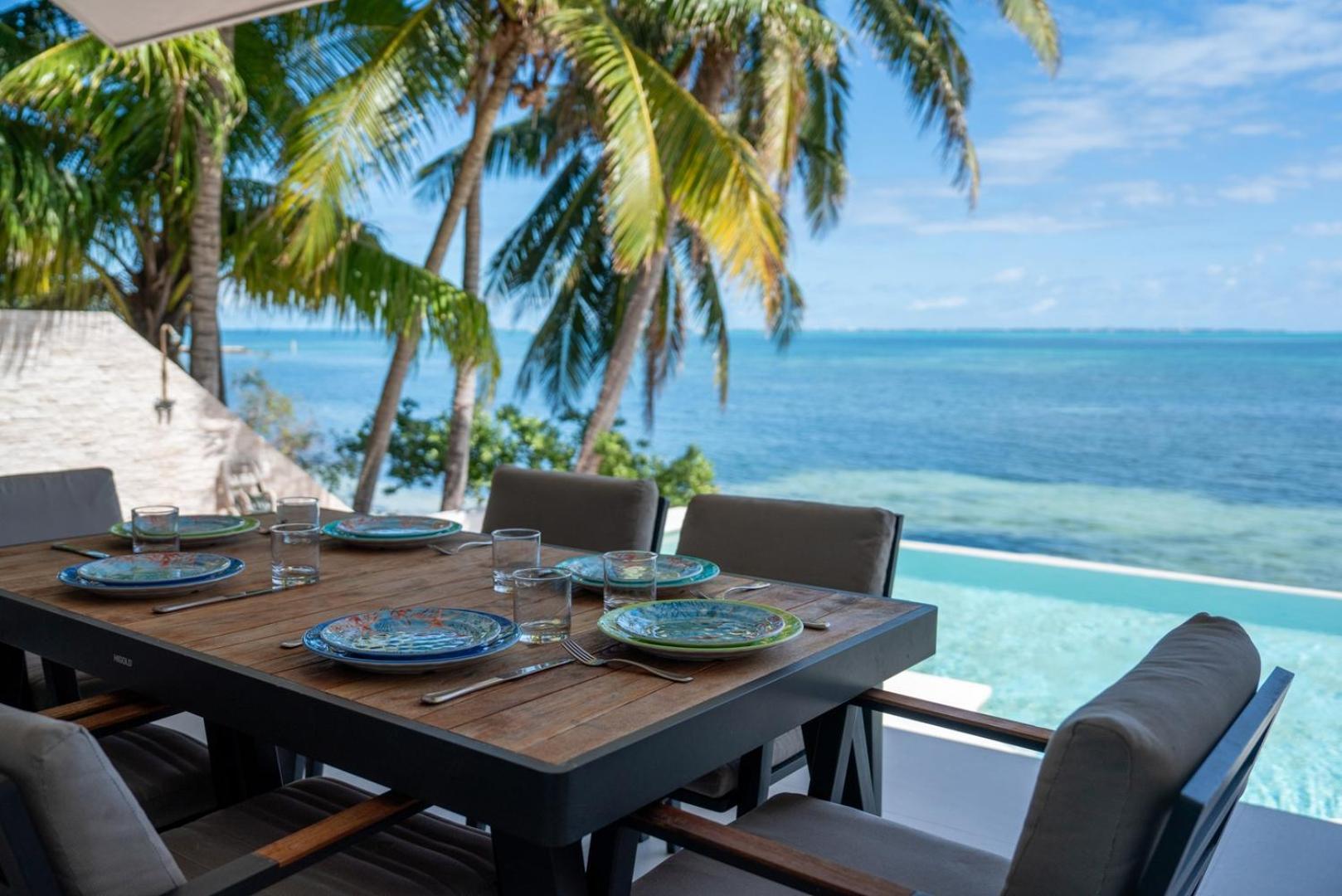 6br Modern Oceanfront W/ Infinity Pool Holiday home Cancun