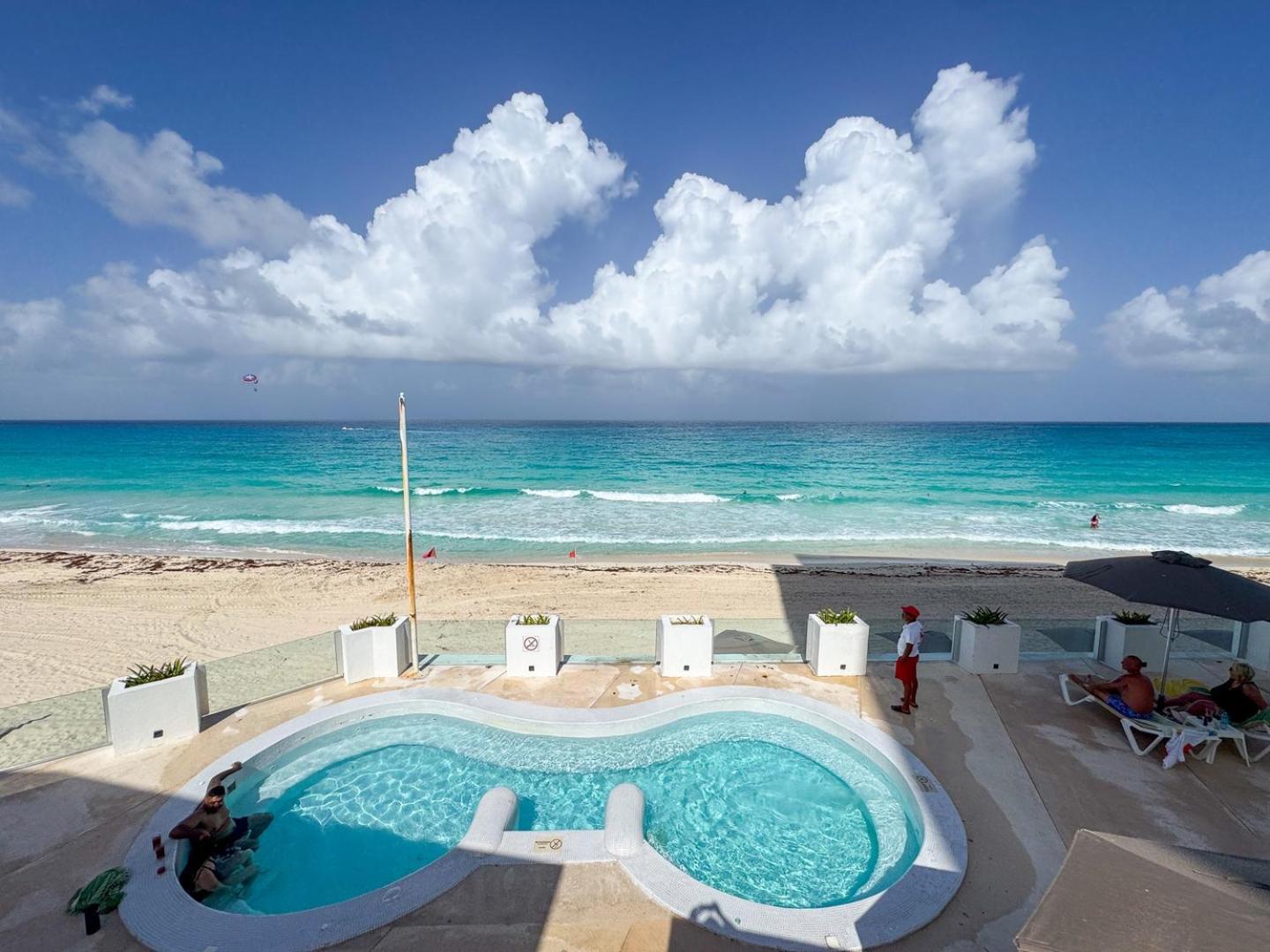 Oceanfront W/balcony, Pool & Access