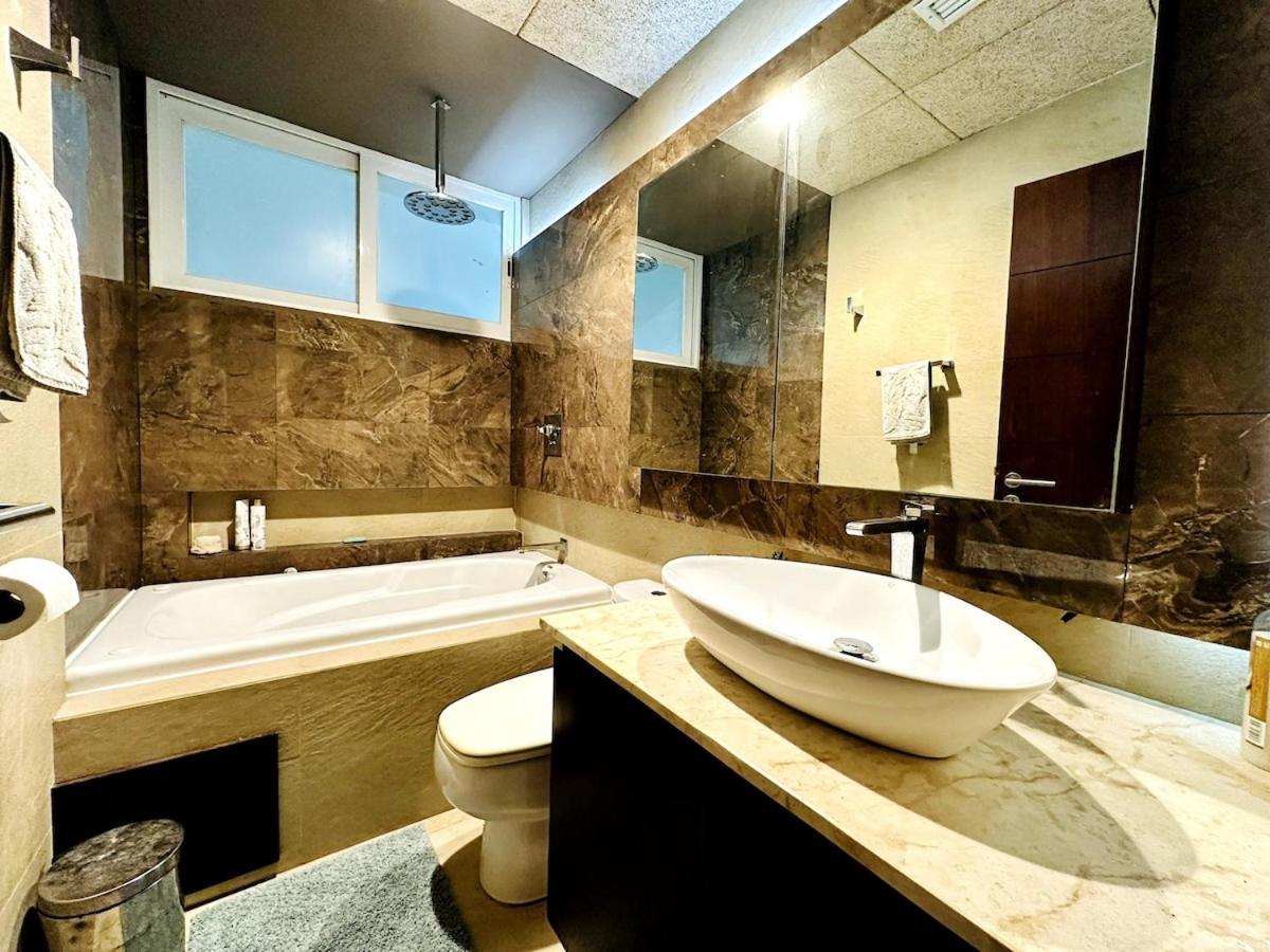 Punta Me Luxury Front & Ocean View *