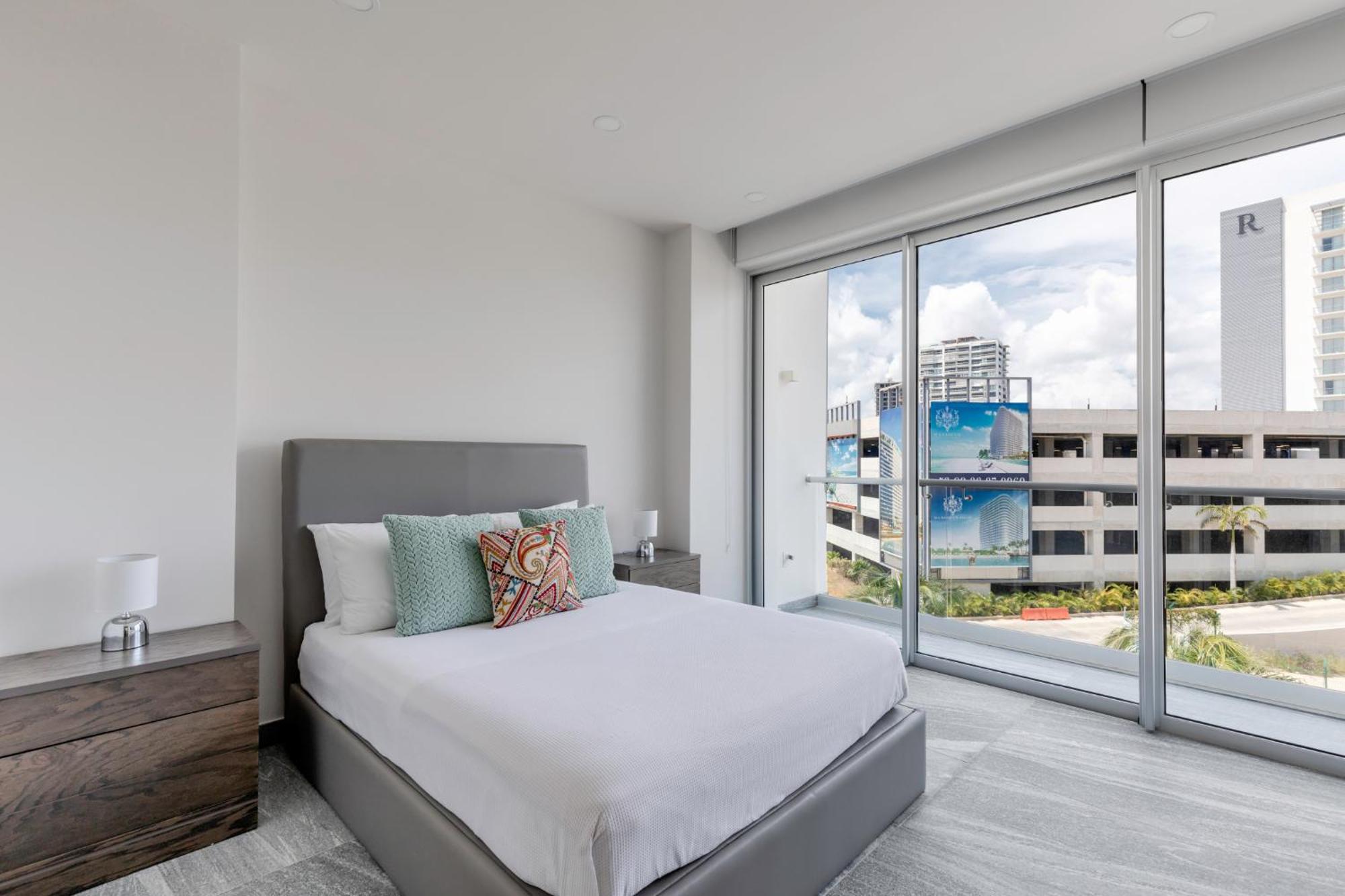Luxurious 4br By The - Rooftop Pool Apartment