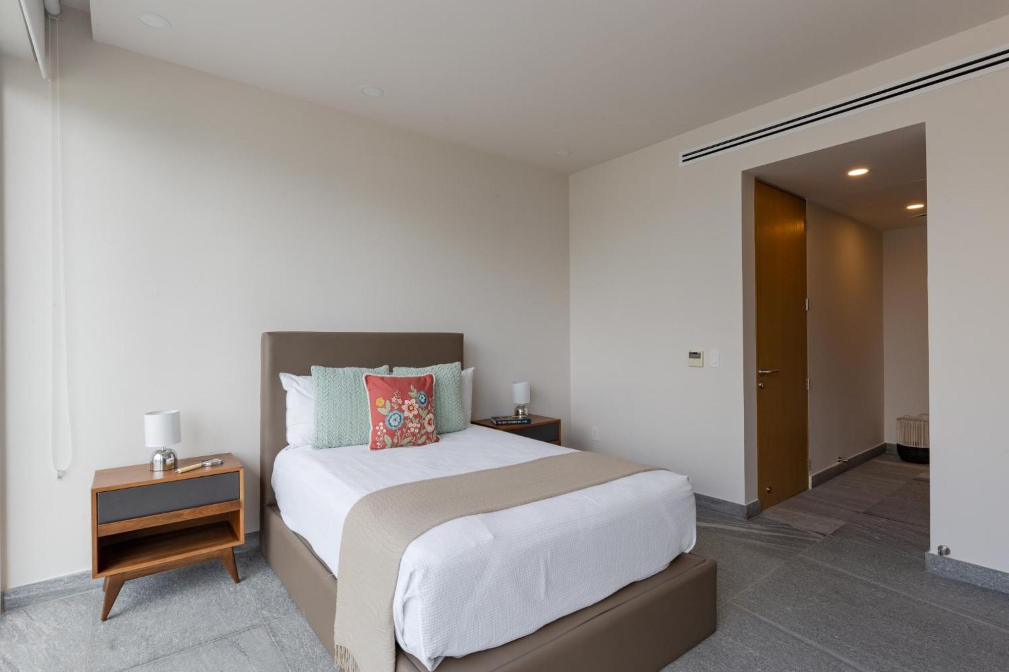 Apartment Luxurious 4br By The - Rooftop Pool