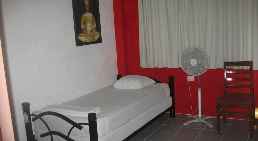 Mundo Maya Hostel *