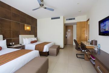 Krystal Urban & Club Cancún