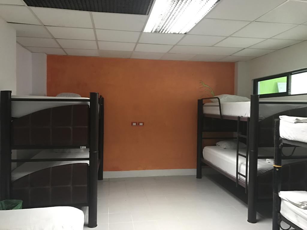 Mundo Maya Hostel *