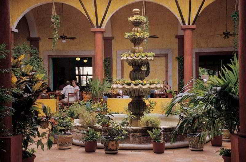 El Pueblito Beach Hotel Cancun