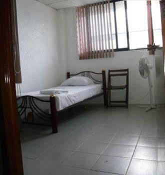 Mundo Maya Hostel *