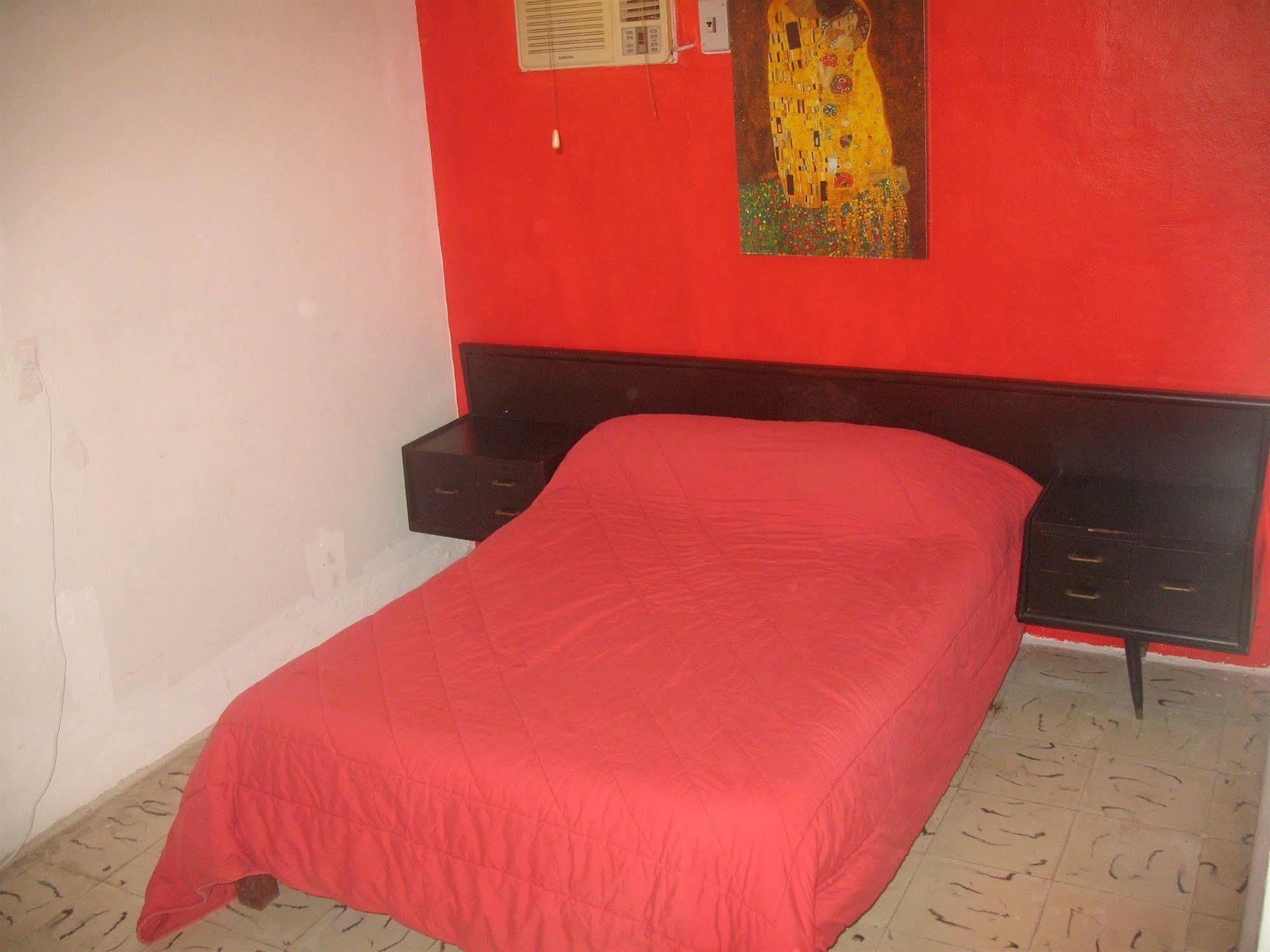 Mundo Maya Hostel *