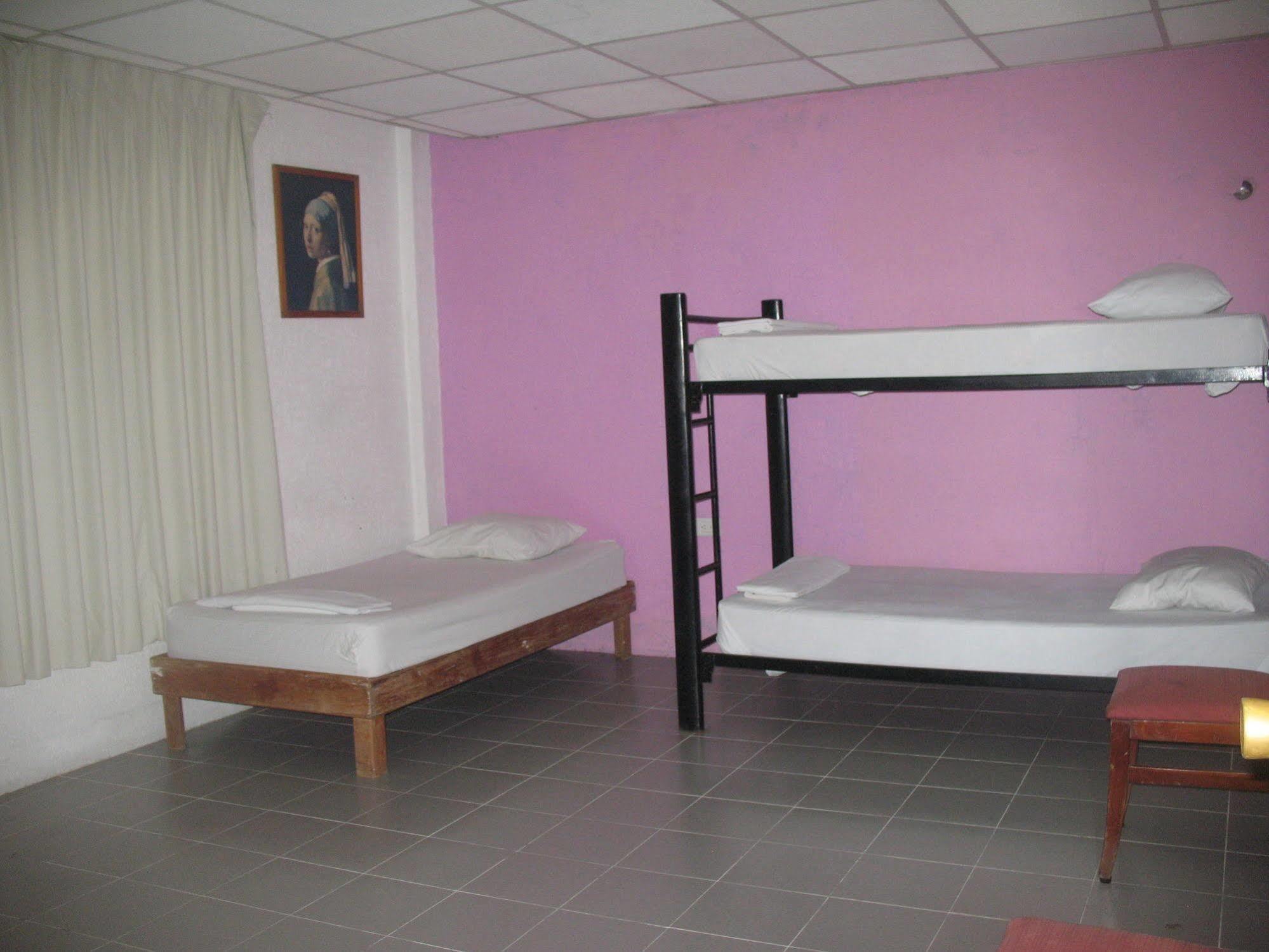 Hostel Mundo Maya *