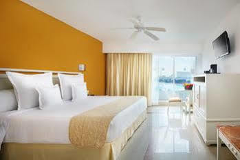 Hotel Barcelo Costa Cancun All Inclusive 4*