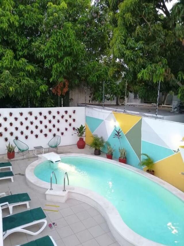 Moloch Hostel&suites