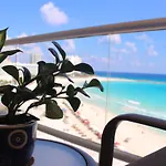 Oceanside Studio - Stunning Views, Ideal Location
