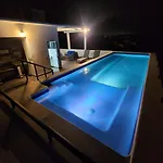 Beautiful Modern House Private Pool