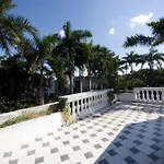 Casa Tzunun Airport B&B