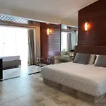 4Br Beachfront Beautiful House By Solmar Rentals