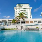 Beachfront Ocean View-Boutique Apartment •Gym •Spa