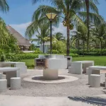 Blue Dream Beachfront 2 Bdr By Casa Paraiso