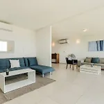 Reef Beachfront 3Bdr Apartment By Casa Paraiso