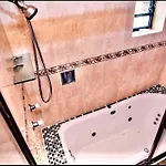 Deluxe 2 Bedroom Condo