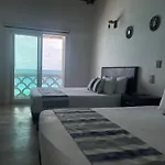 Beachside Apartments Cancun