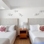 Deluxe Beachfront 4B Villa