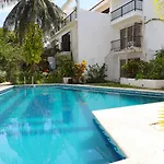 Studio With Pool, And 5-Min Walk To The Beach