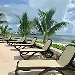 Seaslde Beachfront 4 Bdr By Casa Paraiso