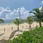 Seaslde Beachfront 4 Bdr By Casa Paraiso