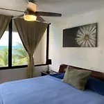 Front Beach Private Room With Shared Bathroom