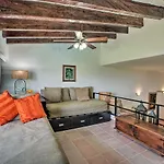 Updated Oceanside Townhome With Pool Walk To Beach!