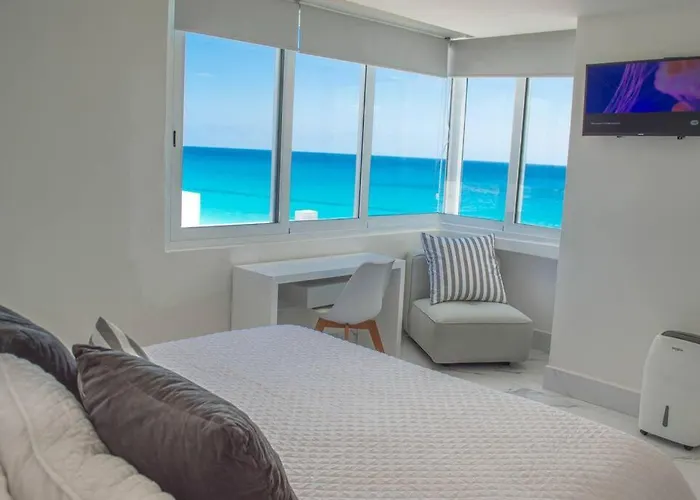 Luxury Ocean Front Apartment, 2 Bedroom Beach, Gym, Spa