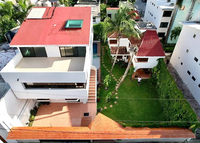 Beautiful Jungle House On A Strategic Location