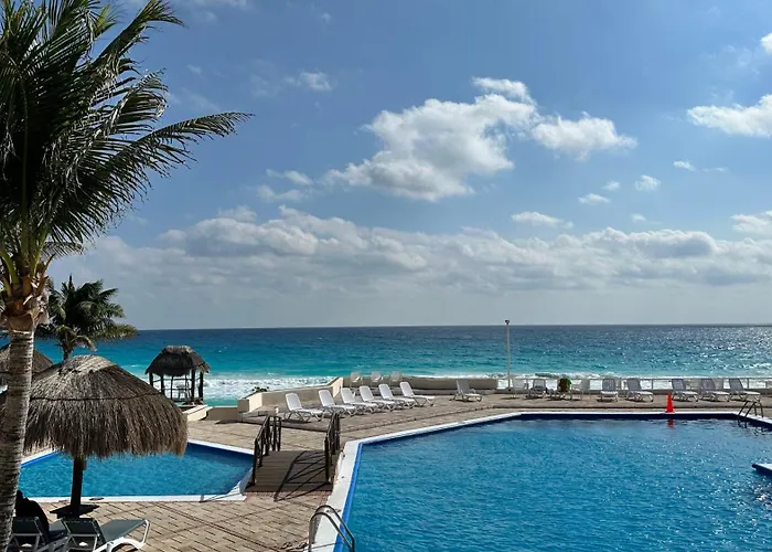 Cancun Beach By Brisas