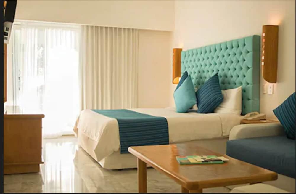 Sunset Marina & Yacht Club Resort 4*