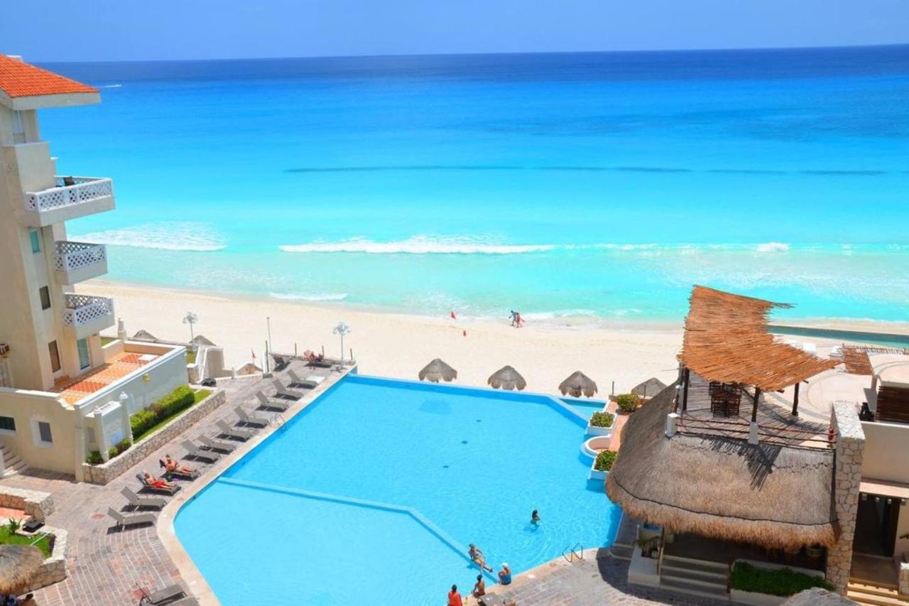 Beachfront With Kitchenette In The Zone! *