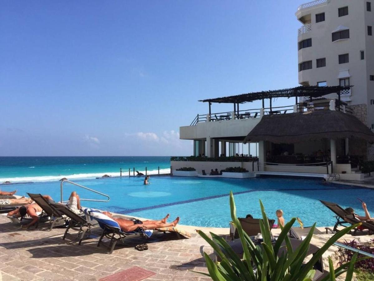 Beachfront With Kitchenette In The Zone! Aparthotel