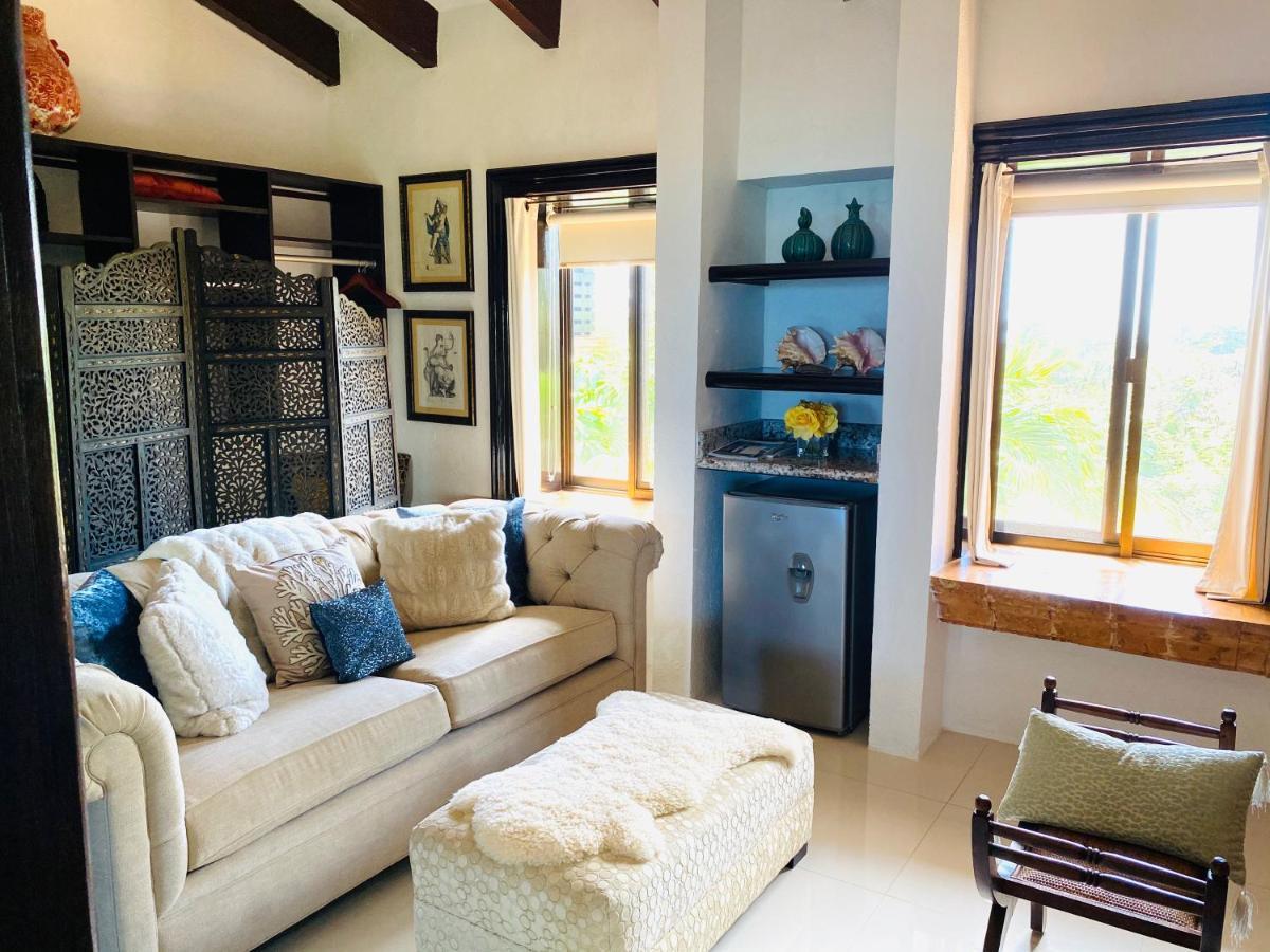 Albatros Oceanfront Luxury Hotelzone Villa *