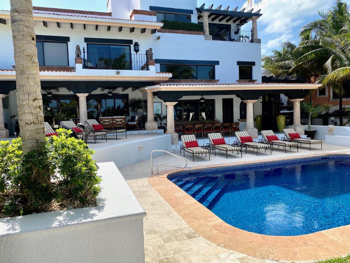 Albatros Oceanfront Luxury Hotelzone Cancun