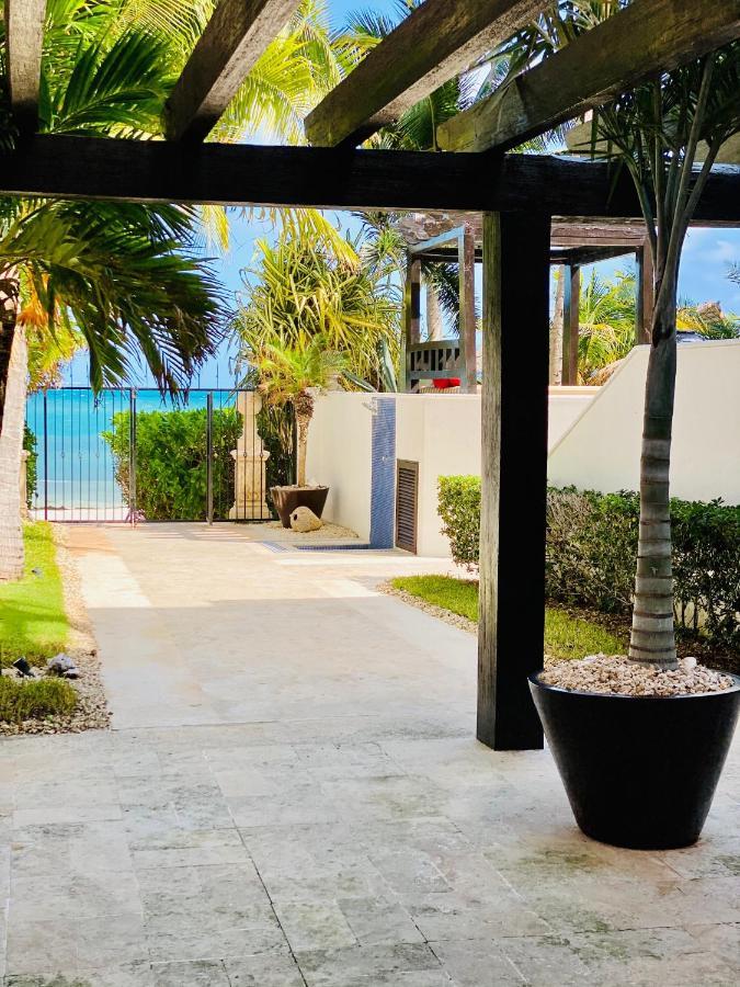 Albatros Oceanfront Luxury Hotelzone Cancun