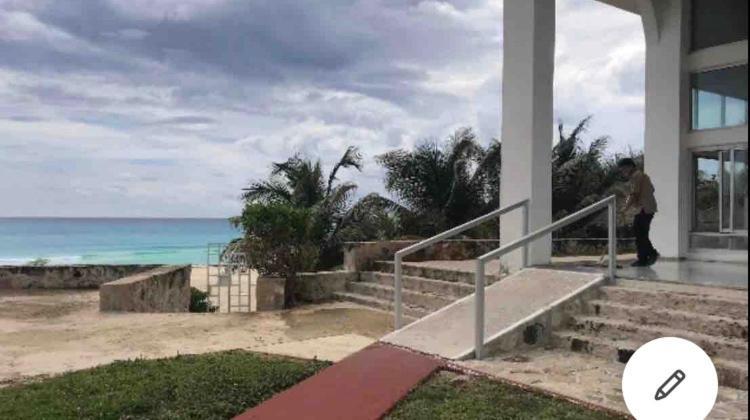 Oceanfront Prime Location * Cancun