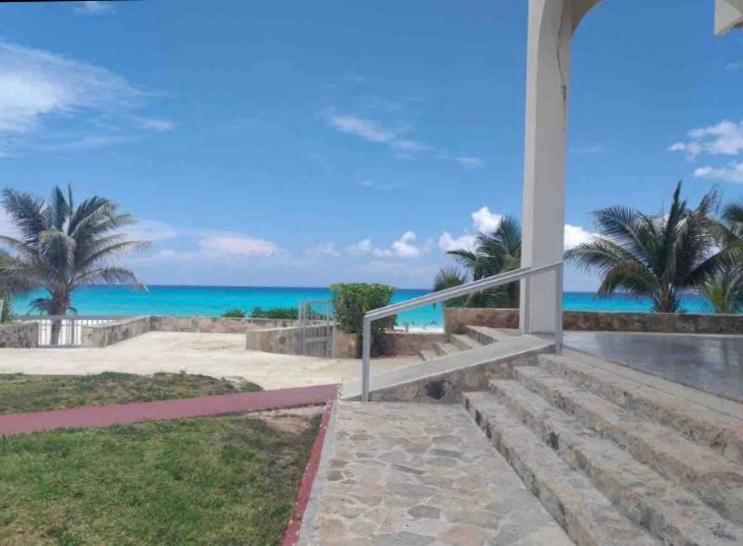Oceanfront Prime Location Apartment *
